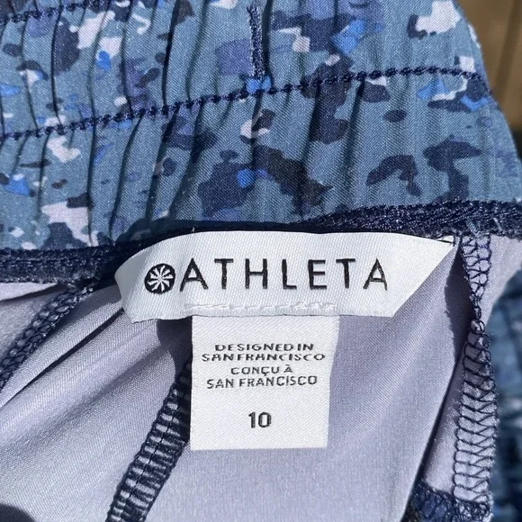 Athleta Avenue Wide Leg Crop Pants in blue print size 10 - Picture 10 of 15